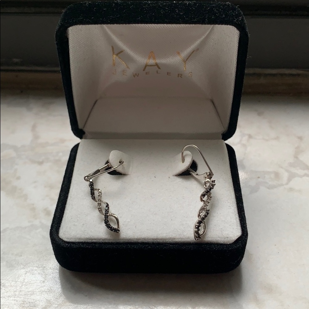 Black and white diamonds Pendant earrings.